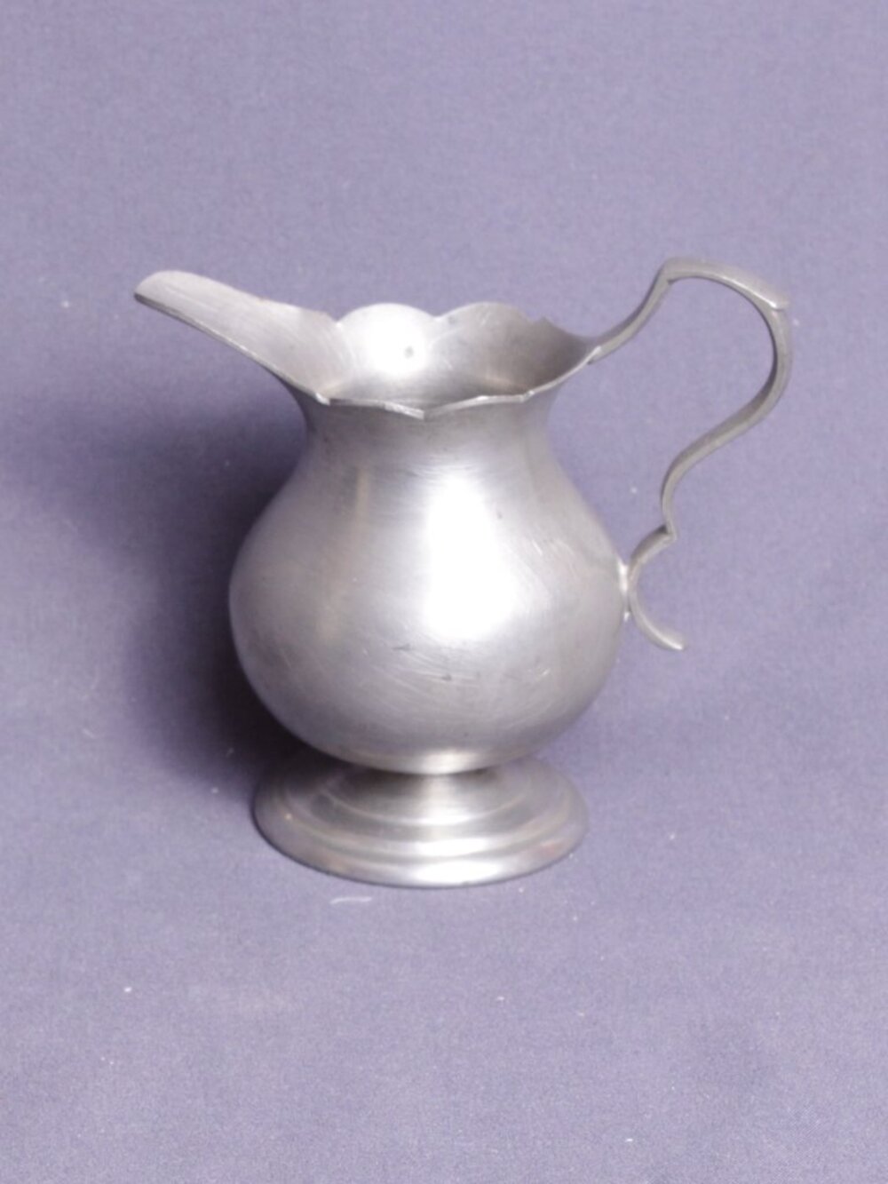 Stieff Williamsburg pewter creamer, 4", cw91